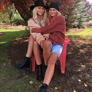 Meet your Posher, Kari